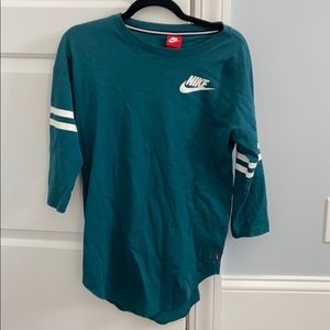 Nike 3/4 sleeve shirt